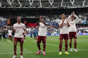 Arsenal Players Celebrate Victory