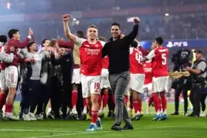 Leandro Trossard and Mikel Arteta Celebrate