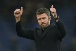 Michael Carrick Thumbs Up