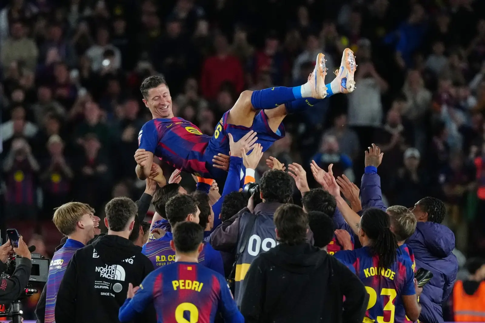 Robert Lewandowski Celebrates with Barcelona Team